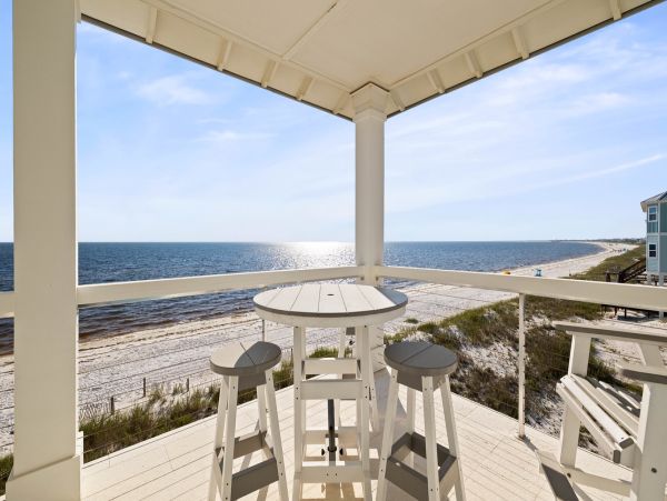 Luxurious Beachfront Retreat with Pool, Direct Access to Beach, and Exclusive Amenities