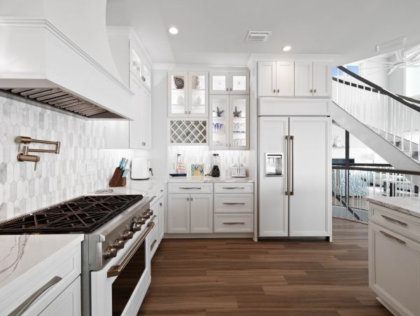 Luxurious Beachfront Retreat with Pool, Direct Access to Beach, and Exclusive Amenities