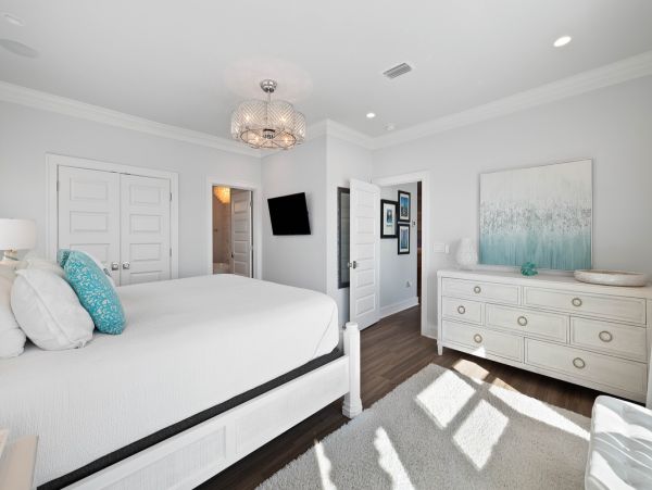 Luxurious Beachfront Retreat with Pool, Direct Access to Beach, and Exclusive Amenities
