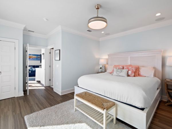 Luxurious Beachfront Retreat with Pool, Direct Access to Beach, and Exclusive Amenities