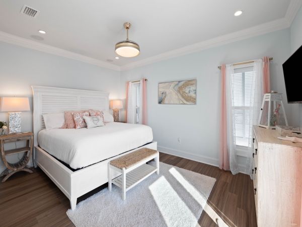 Luxurious Beachfront Retreat with Pool, Direct Access to Beach, and Exclusive Amenities