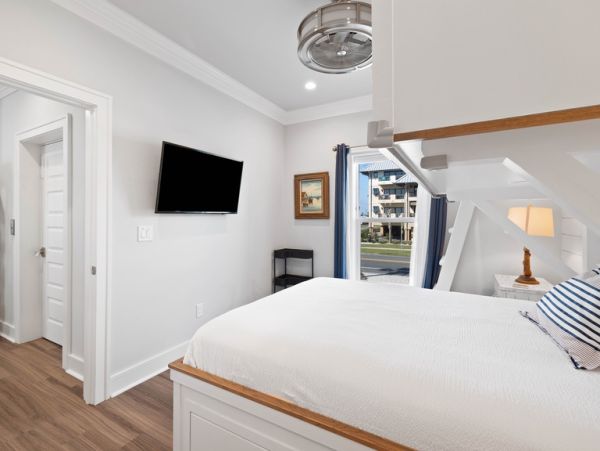 Luxurious Beachfront Retreat with Pool, Direct Access to Beach, and Exclusive Amenities