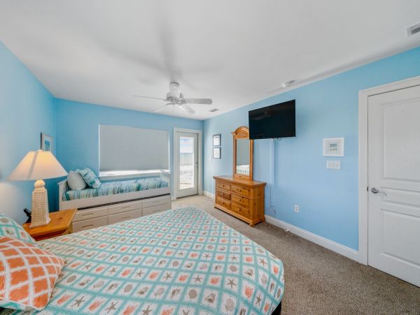 Gulf-Front Retreat for 10 Guests- Pet Friendly Getaway