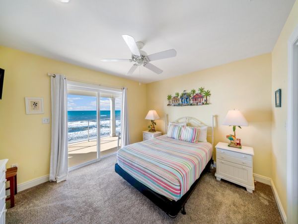 Gulf-Front Retreat for 10 Guests- Pet Friendly Getaway