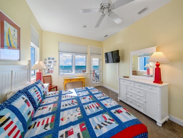 Gulf-Front Retreat for 10 Guests- Pet Friendly Getaway