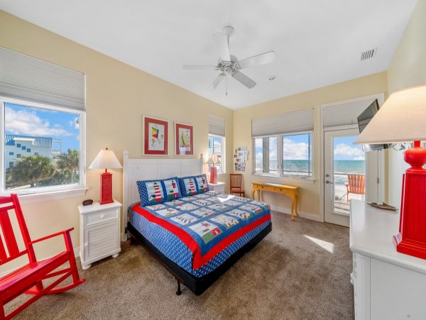 Gulf-Front Retreat for 10 Guests- Pet Friendly Getaway