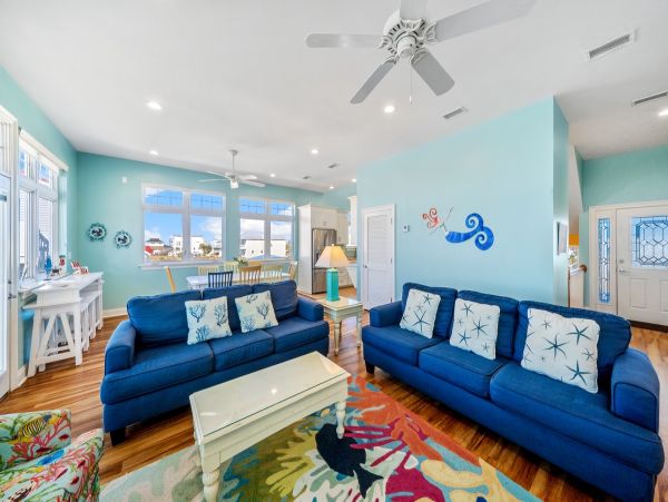 Gulf-Front Retreat for 10 Guests- Pet Friendly Getaway