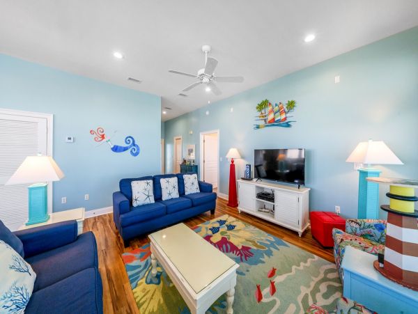 Gulf-Front Retreat for 10 Guests- Pet Friendly Getaway