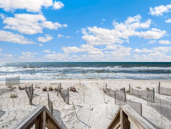 Gulf-Front Retreat for 10 Guests- Pet Friendly Getaway