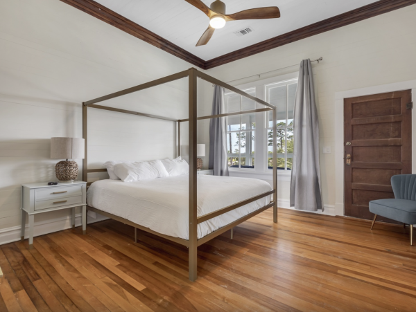 New Arrival Luxury Beach House Estate Indian Pass WOW!