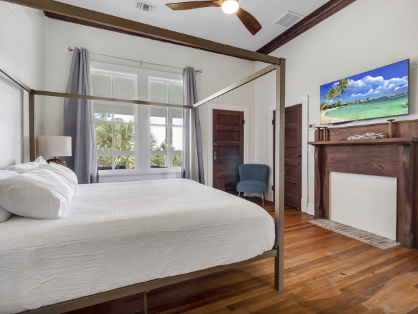 New Arrival Luxury Beach House Estate Indian Pass WOW!