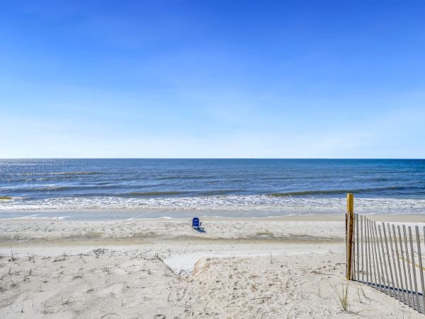 Beachfront Retreat with Private Pool - Unforgettable Gulf getaway