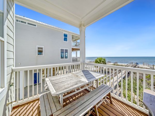 Beachfront Retreat with Private Pool - Unforgettable Gulf getaway