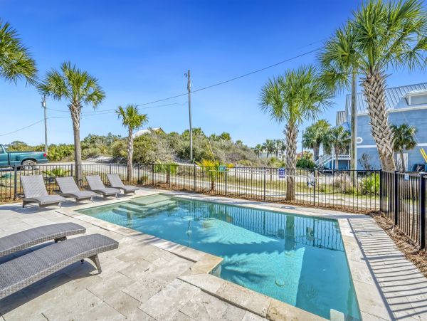 Beachfront Retreat with Private Pool - Unforgettable Gulf getaway