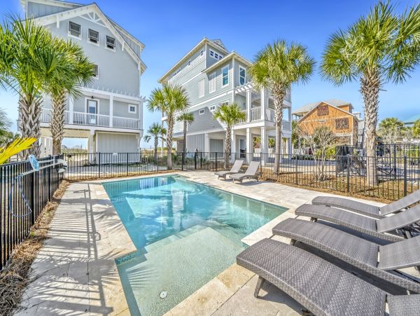 Beachfront Retreat with Private Pool - Unforgettable Gulf getaway