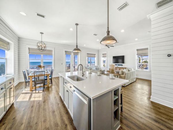 Beachfront Retreat with Private Pool - Unforgettable Gulf getaway