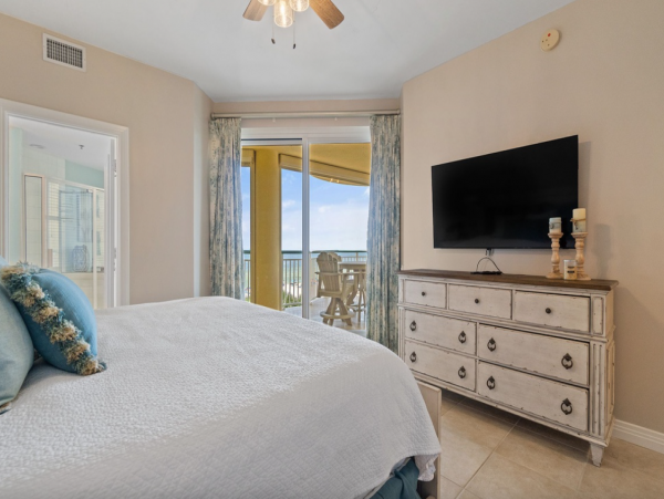 Opulent 3 Bedroom Haven with Full Ocean Views