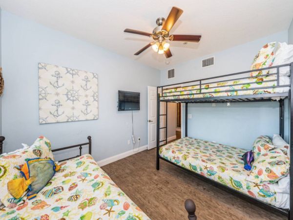 Stunning Four Bedroom Home in Treasure Island Walk to Beach
