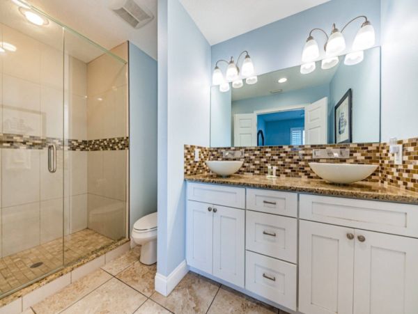Stunning Four Bedroom Home in Treasure Island Walk to Beach