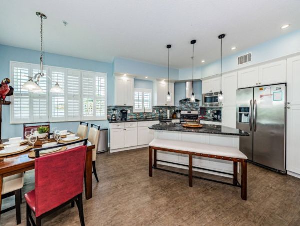 Stunning Four Bedroom Home in Treasure Island Walk to Beach