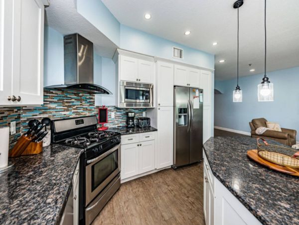 Stunning Four Bedroom Home in Treasure Island Walk to Beach
