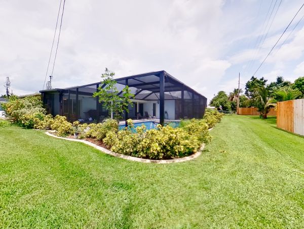 Cape Coral Vacation Home Three Bedroom