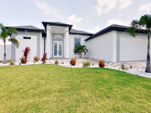 Cape Coral Luxury Pool Home New Arrival