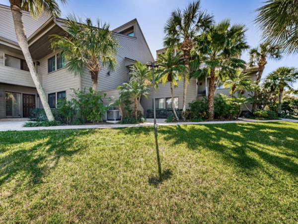 Fantastic Views Excellent Interior Stunning Beach Condo