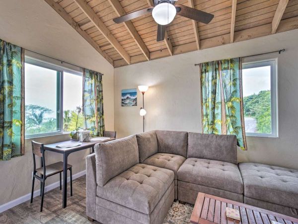 Cozy Vacation Rental with One Bedroom & Ocean Views