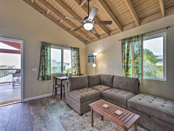 Cozy Vacation Rental with One Bedroom & Ocean Views