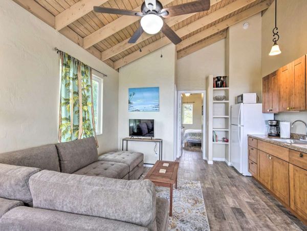 Cozy Vacation Rental with One Bedroom & Ocean Views