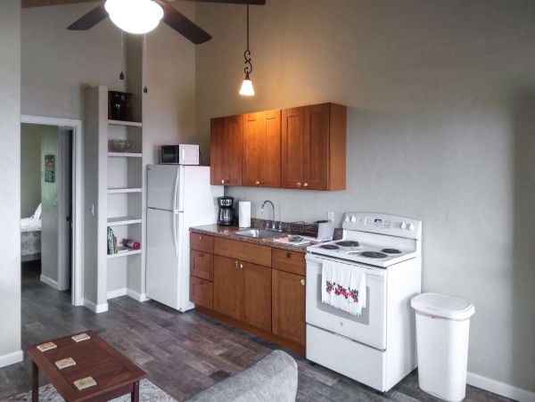 Cozy Vacation Rental with One Bedroom & Ocean Views