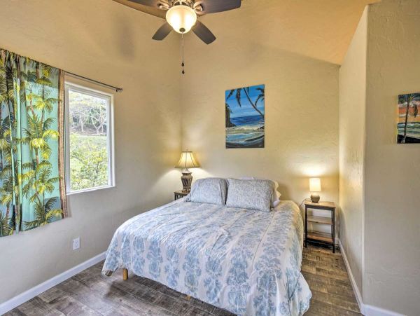 Cozy Vacation Rental with One Bedroom & Ocean Views
