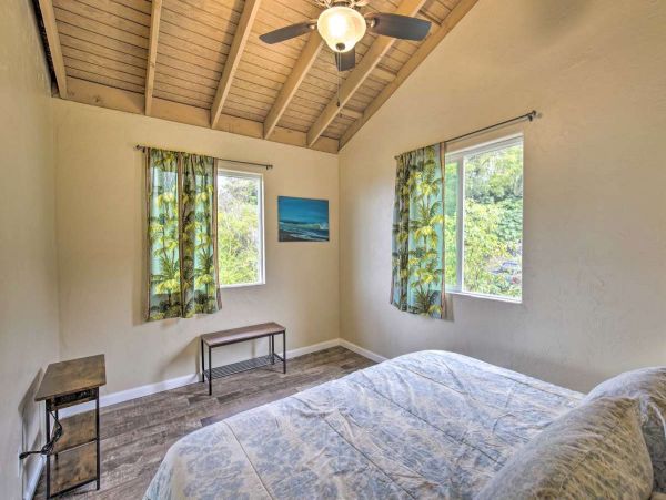 Cozy Vacation Rental with One Bedroom & Ocean Views