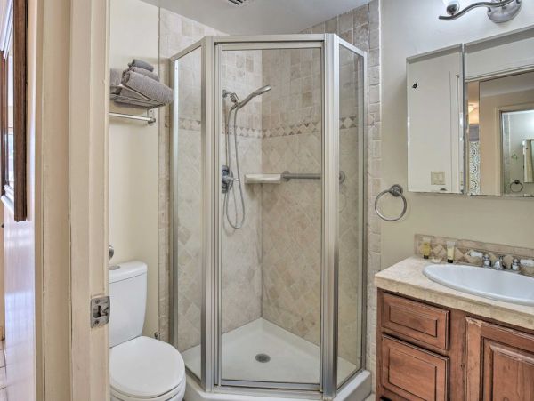 Coastal Comfort in the Heart of Kailua-Kona