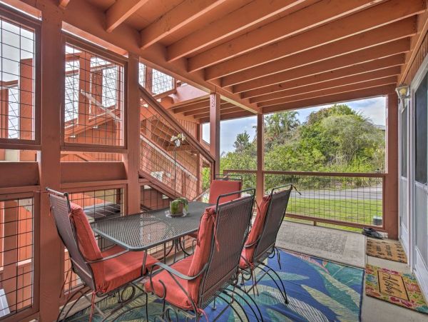 Cozy Kailua-Kona Vacation Retreat with Ocean Views Near Pristine Beaches