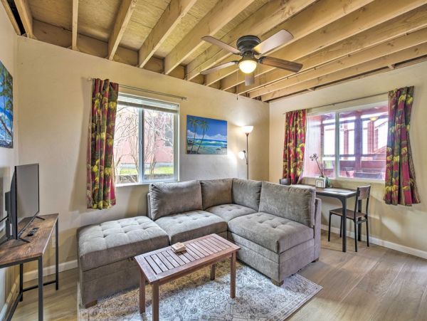 Cozy Kailua-Kona Vacation Retreat with Ocean Views Near Pristine Beaches