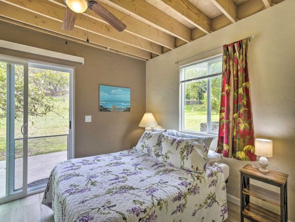 Cozy Kailua-Kona Vacation Retreat with Ocean Views Near Pristine Beaches