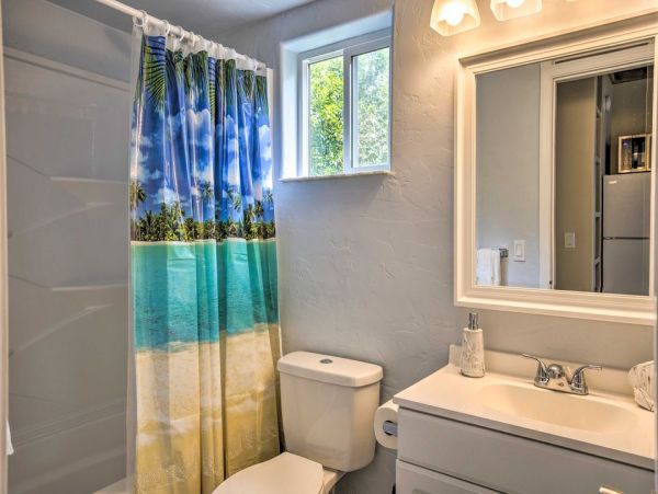 Cozy Kailua-Kona Vacation Retreat with Ocean Views Near Pristine Beaches