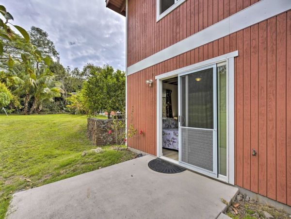 Cozy Kailua-Kona Vacation Retreat with Ocean Views Near Pristine Beaches