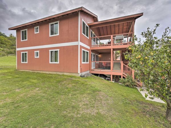 Cozy Kailua-Kona Vacation Retreat with Ocean Views Near Pristine Beaches