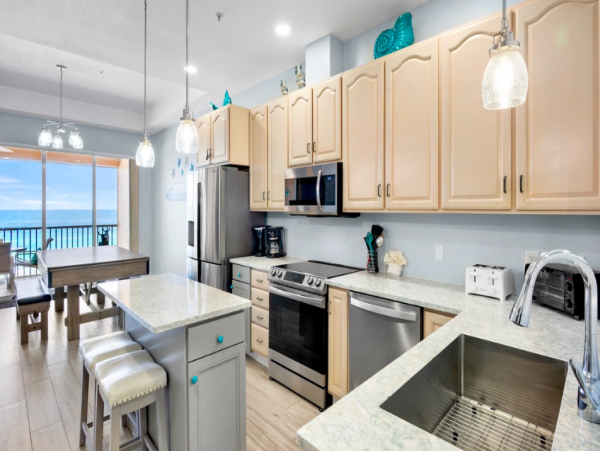 Gulfview Escape - Elegant 3 BR Beachfront Condo on Anna Maria Island