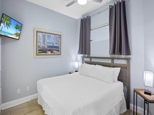 Gulfview Escape - Elegant 3 BR Beachfront Condo on Anna Maria Island
