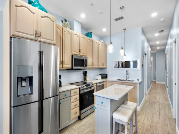 Gulfview Escape - Elegant 3 BR Beachfront Condo on Anna Maria Island