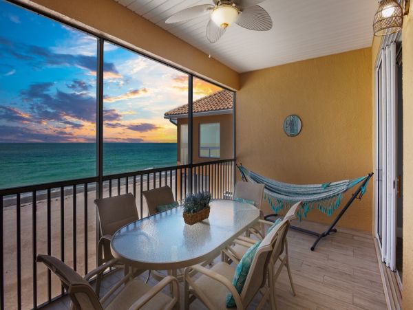 Gulfview Escape - Elegant 3 BR Beachfront Condo on Anna Maria Island