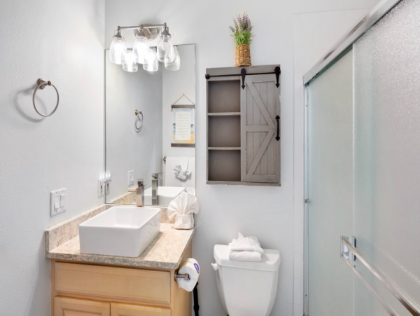 Gulfview Escape - Elegant 3 BR Beachfront Condo on Anna Maria Island