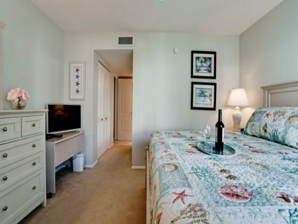 Two Bedrooms Beach Condo across the street from the Beach