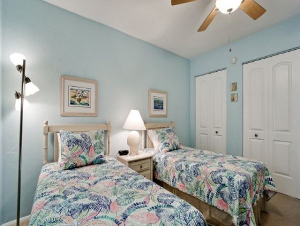 Two Bedrooms Beach Condo across the street from the Beach