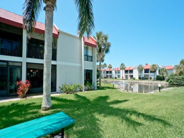 Two Bedrooms Beach Condo across the street from the Beach