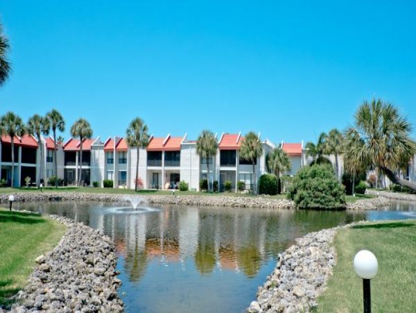 Two Bedrooms Beach Condo across the street from the Beach